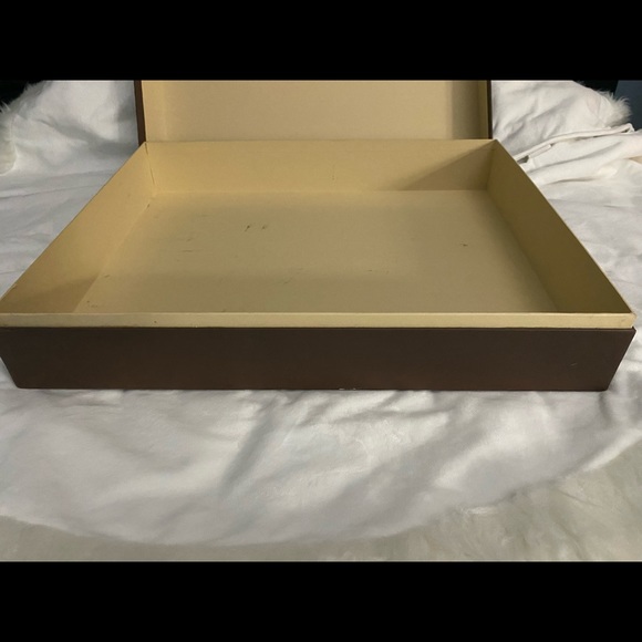 🚫Damaged Empty Louis Vuitton Empty Box - Picture 11 of 16
